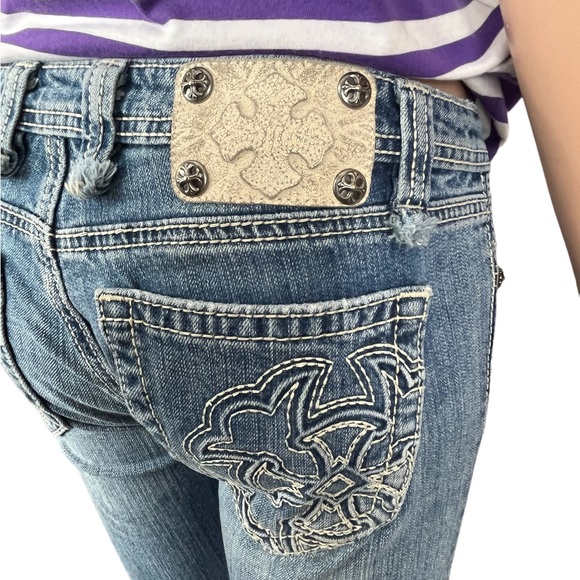 Miss Me Embellished Distressed Medium-Wash Shorts |27 - Picture 10 of 15